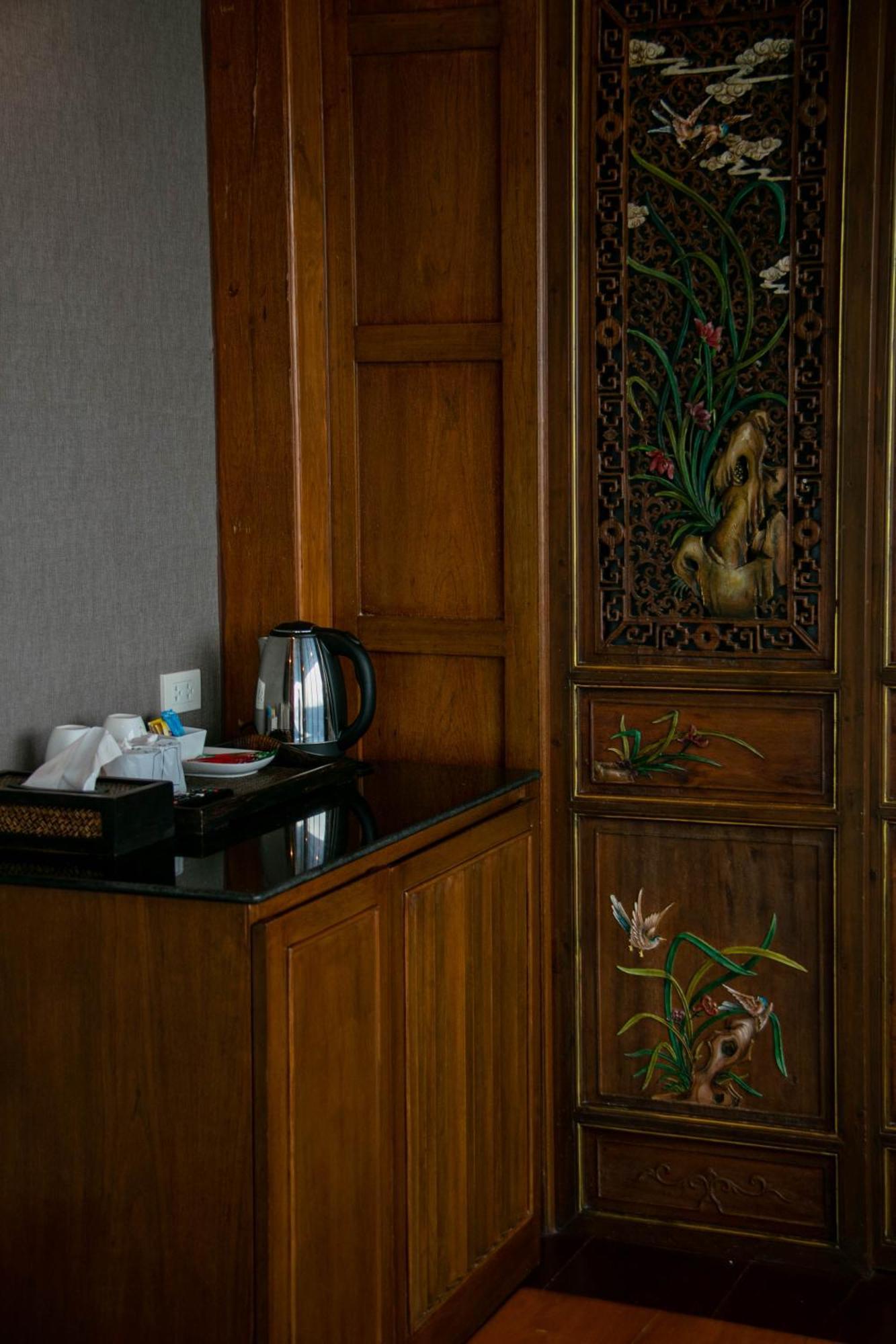 Lamphu Tree House Boutique Hotel Bangkok Exterior photo