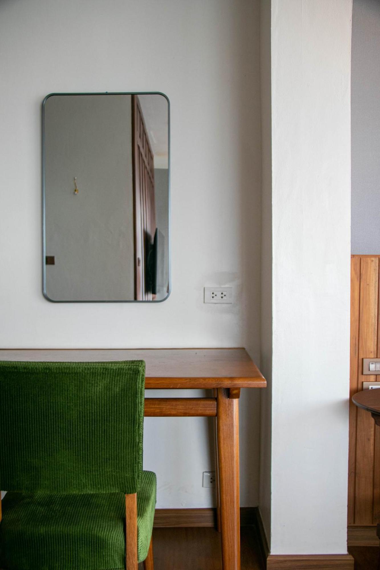 Lamphu Tree House Boutique Hotel Bangkok Exterior photo