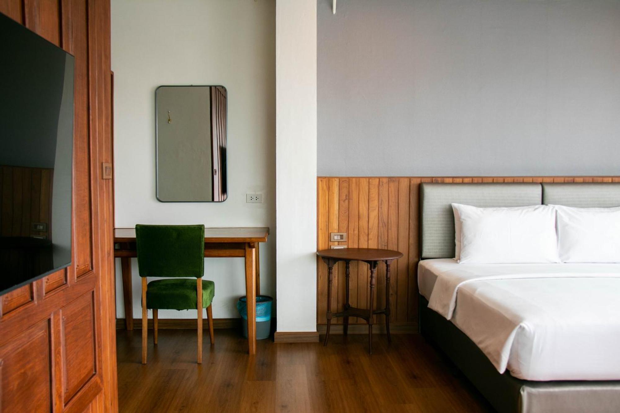 Lamphu Tree House Boutique Hotel Bangkok Exterior photo