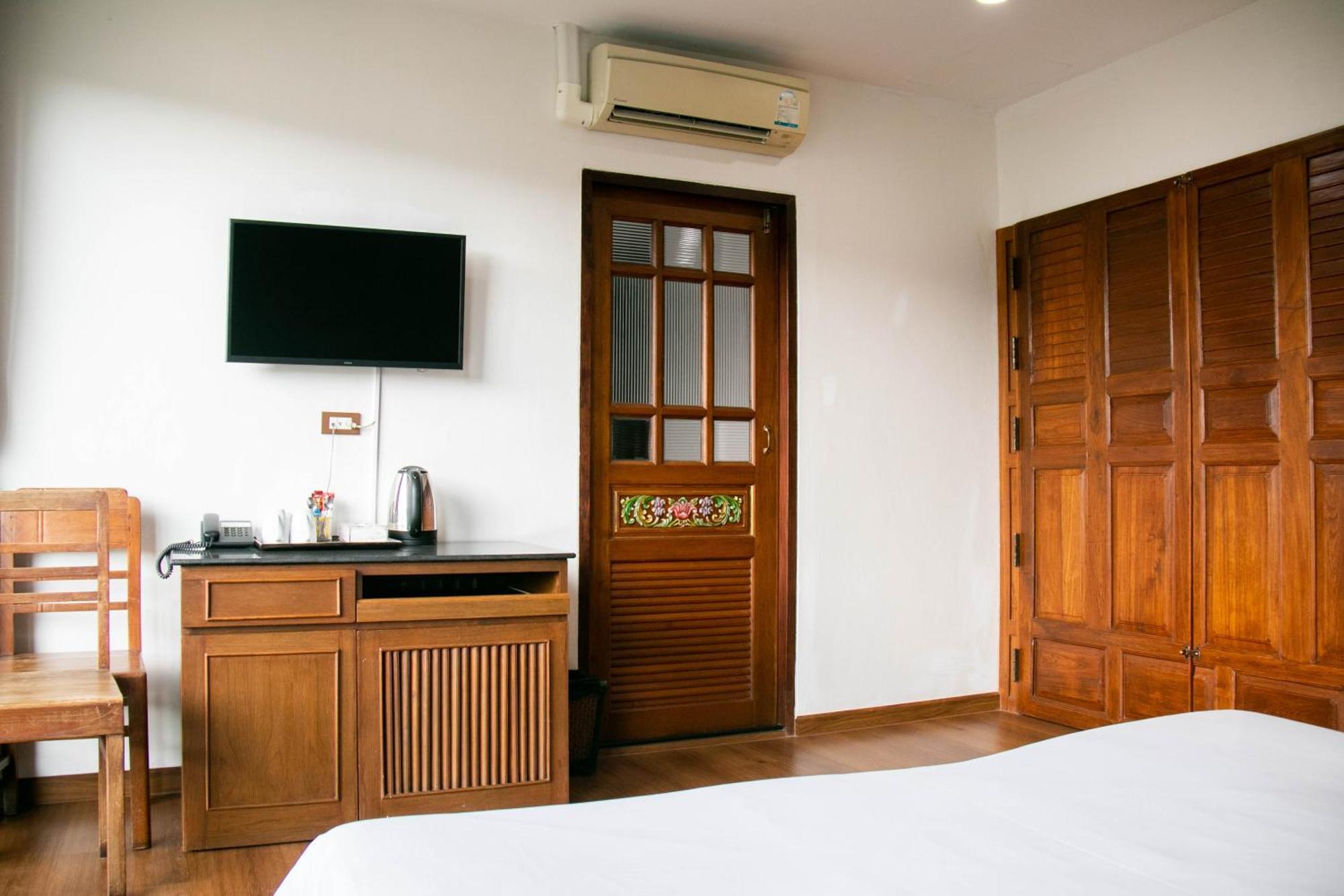 Lamphu Tree House Boutique Hotel Bangkok Exterior photo