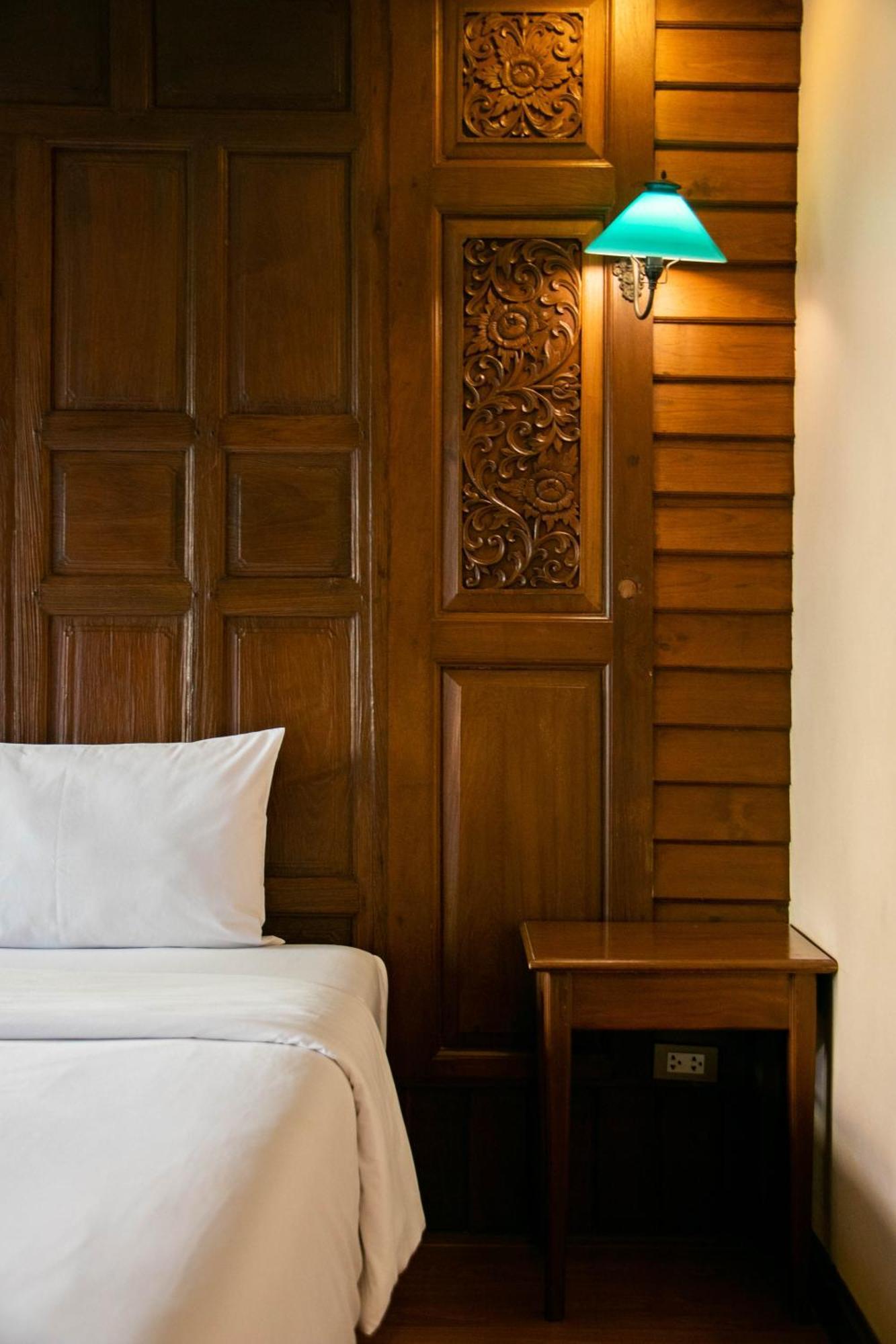 Lamphu Tree House Boutique Hotel Bangkok Exterior photo