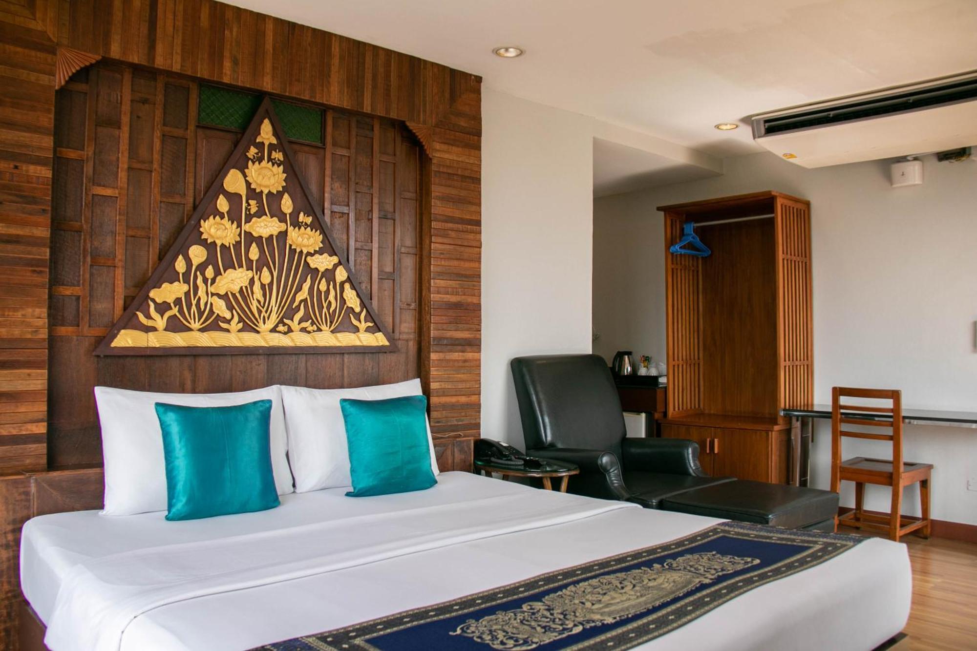 Lamphu Tree House Boutique Hotel Bangkok Exterior photo